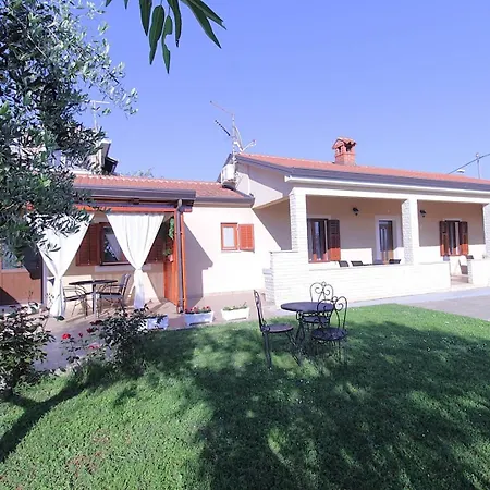 Appartement With Parking Space Zambratija, Umag - 27184
