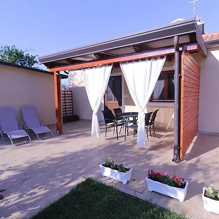 Appartement With Parking Space Zambratija, Umag - 27184 Zambratija (Istria)